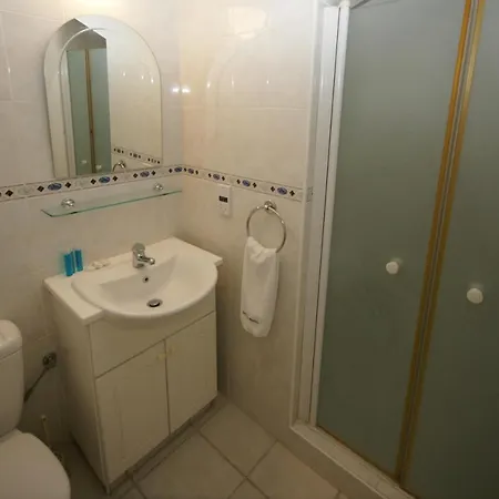 Resitour - Apollo Beach Villas * Klorakas